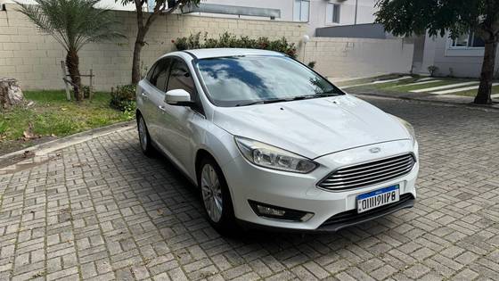FORD FOCUS 2.0 TITANIUM 16V FLEX 4P POWERSHIFT